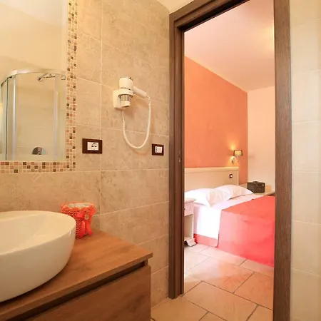 Hibiscus Bed & Breakfast 4*