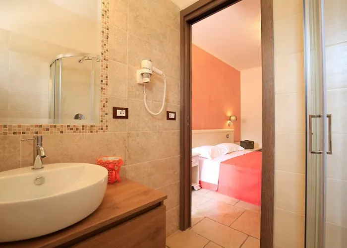 Hibiscus Alojamento de Acomodação e Pequeno-almoço 4*